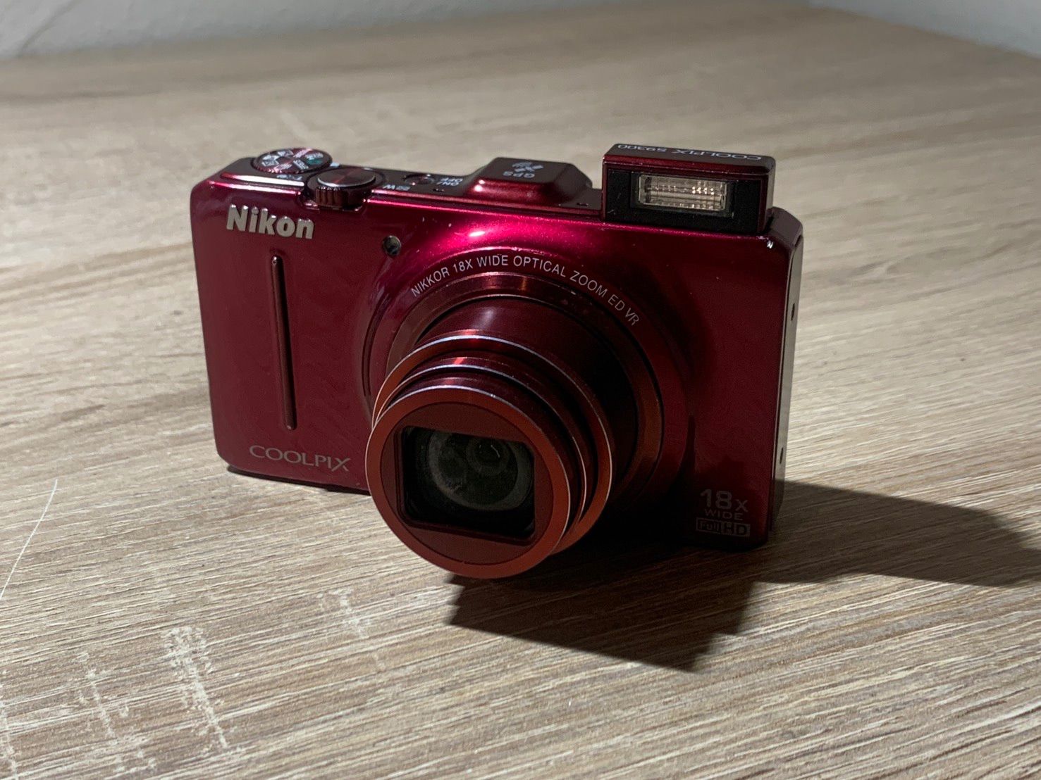 Compact Digital Camera 1625 Nikon Coolpix S9300