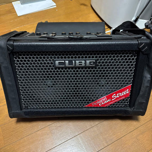 Roland Guitar Amplifiers Cube Street