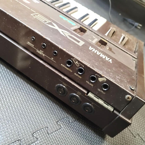 Yamaha Analog Synthesizer Dx9