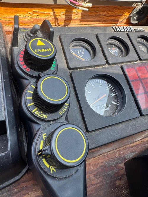 Pleasure Craft Yacht Hulls Yamaha Dx39