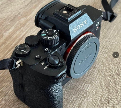 Sony Mirrorless Interchangeable Lips 7R Iv