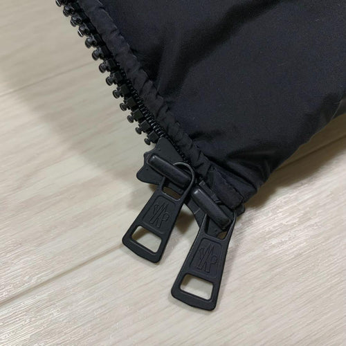 Moncler Down Jackets Montcla 0 5D358