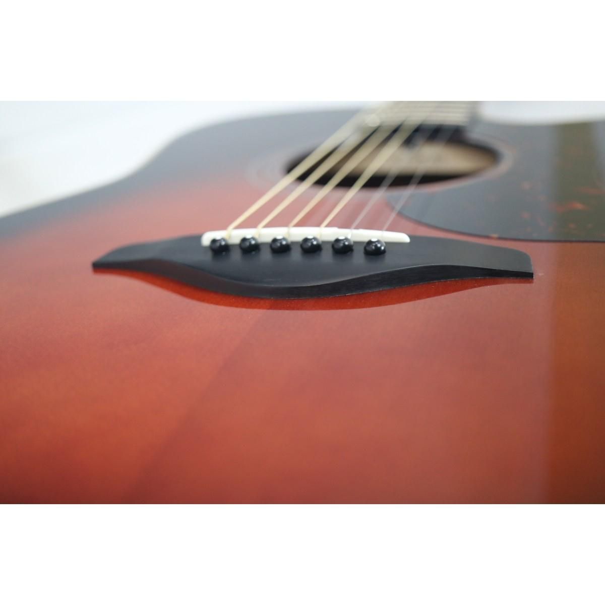 Yamaha Acoustic Guitar