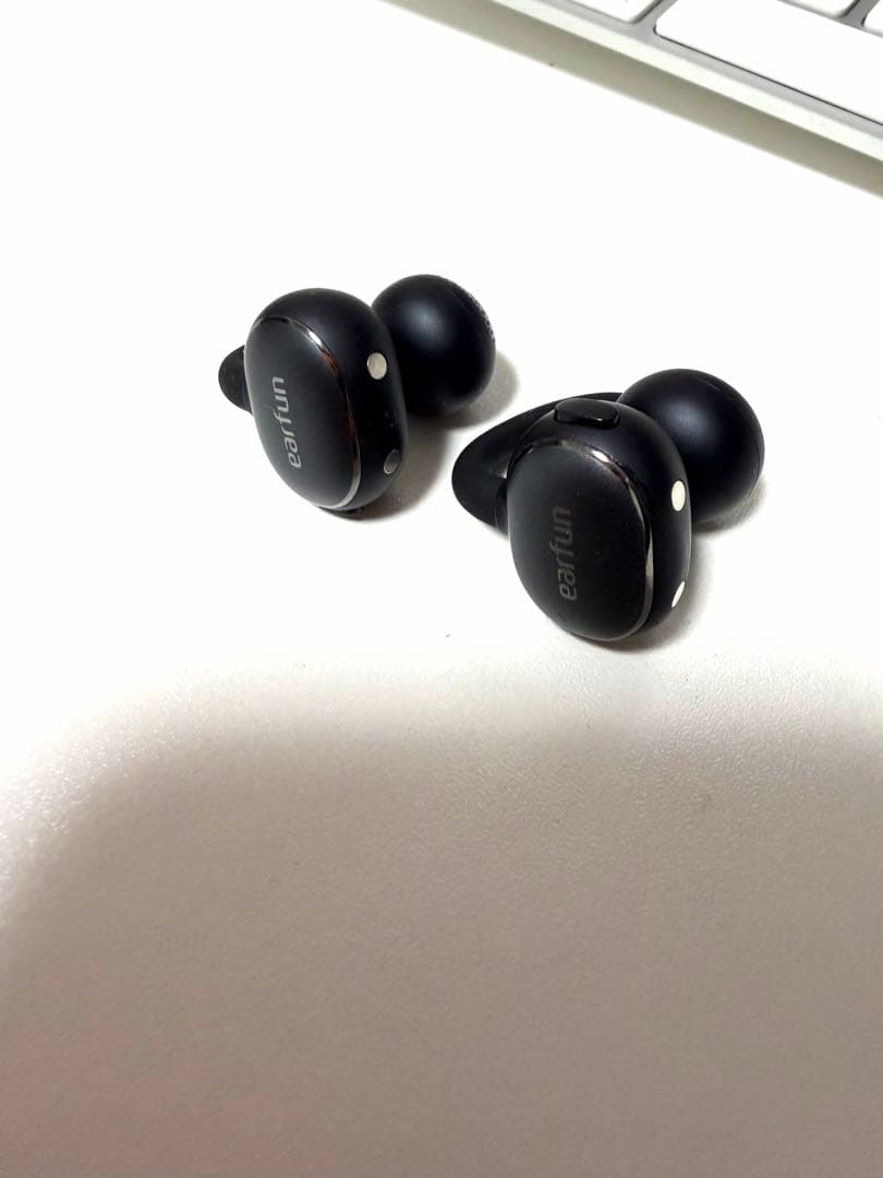 Earfun Wireless Earphones 1 Clip 2