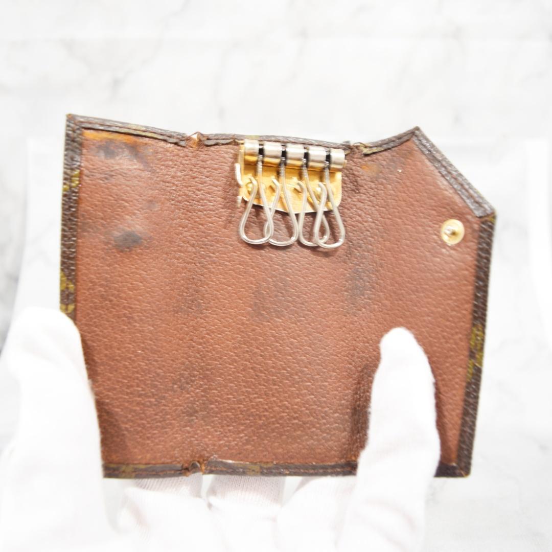 Louis Vuitton Key Case 4