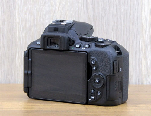 Digital Slr Nikon D5600 D5600Wzbk