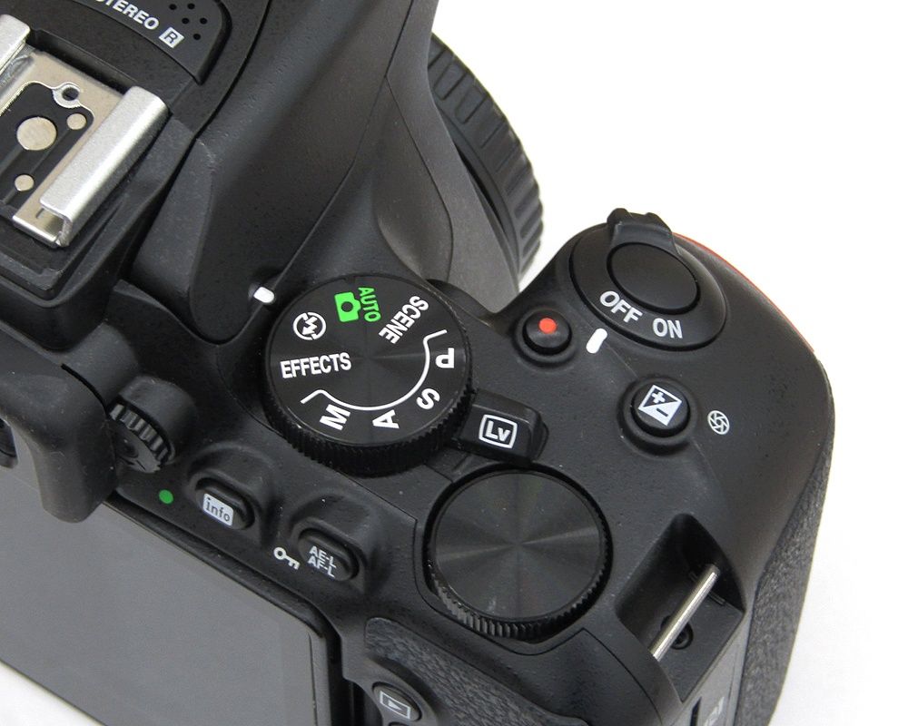 Digital Slr Nikon D5600 D5600Wzbk