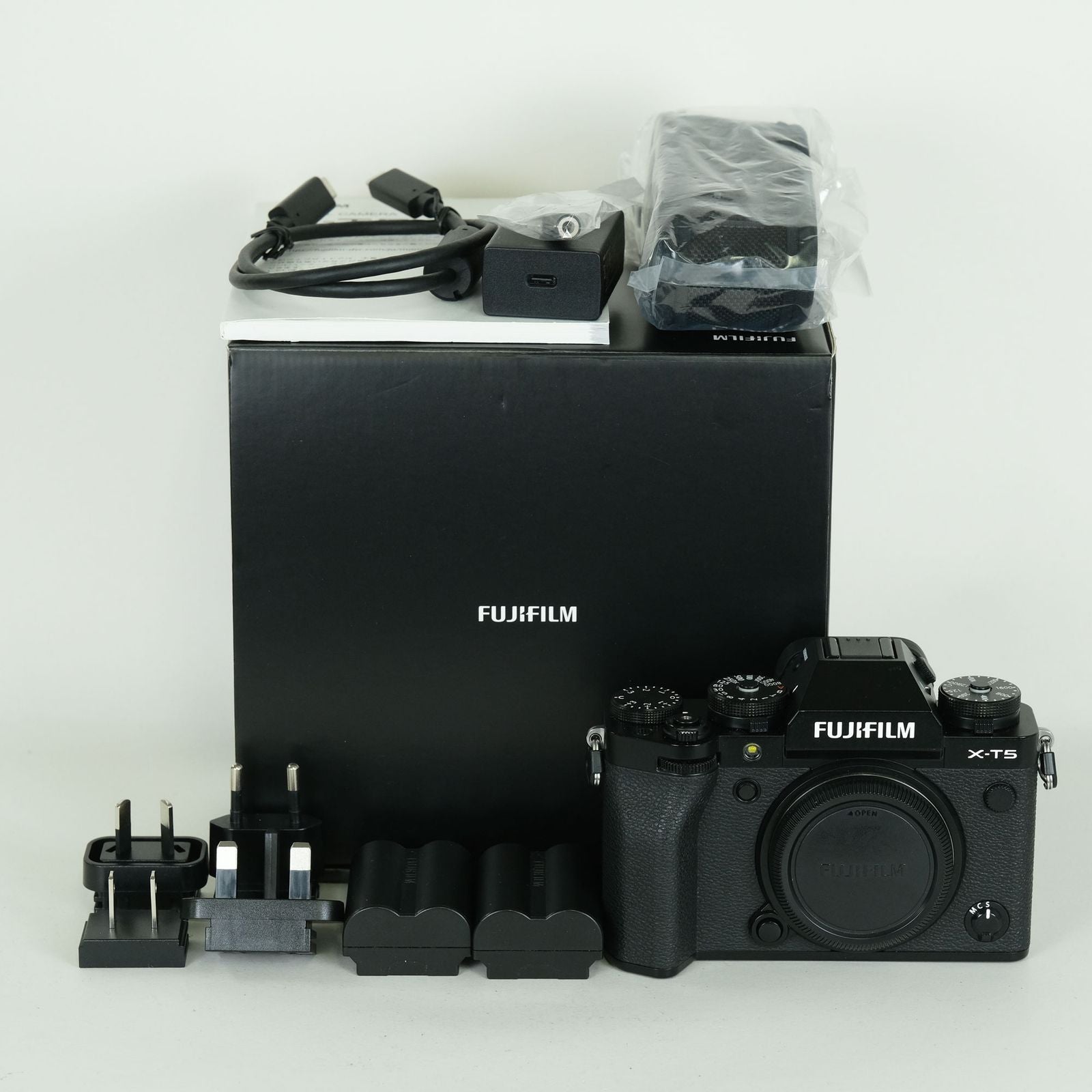 Fujifilm Mirrorless Interchangeable Lips 25,180 2 X-T5 X