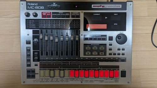 Rhythm Machines Roland Mc-808