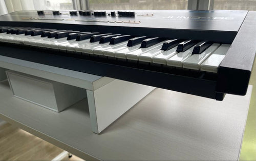 Roland Analog Synthesizers 61 Juno-106