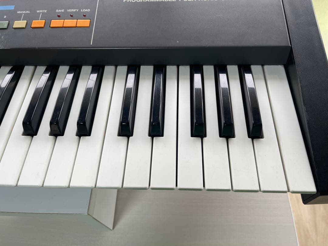 Roland Analog Synthesizers 61 Juno-106