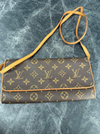 Louis Vuitton Shoulder Bags