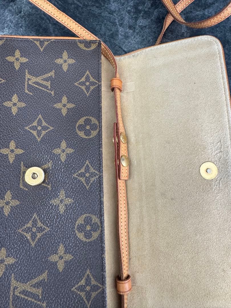Louis Vuitton Shoulder Bags