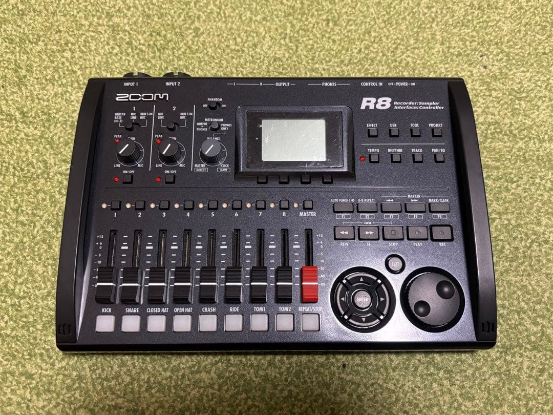 Multi -Track Recorder Zoom R8