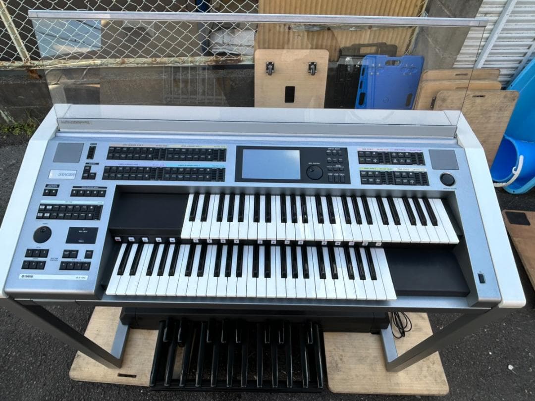Yamaha Keyboard Electronic Piano Els-02C 2018