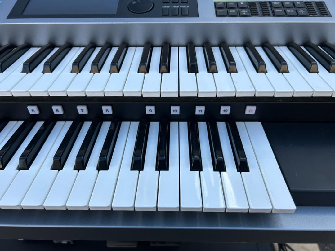 Yamaha Keyboard Electronic Piano Els-02C 2018