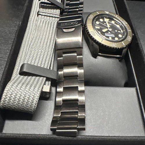 Neighborhood Quartz Watches