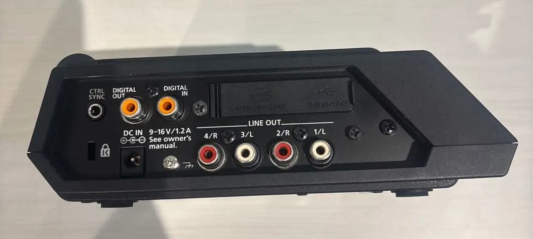 Roland Multi -Track Recorder R-44