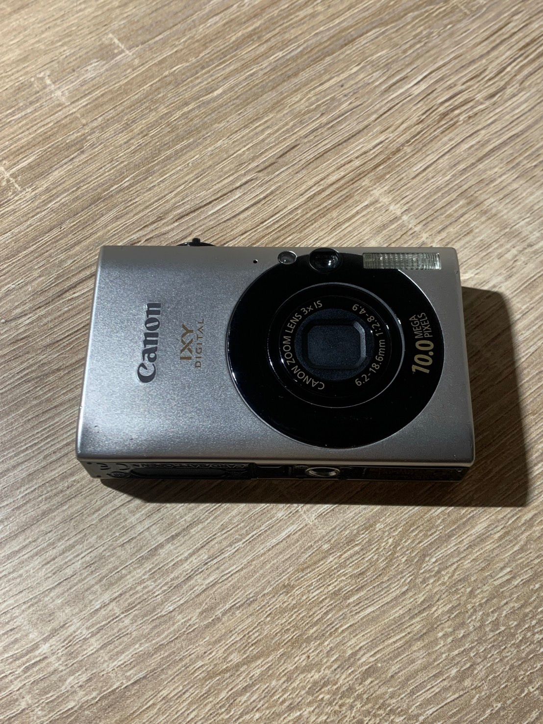 Compact Digital Camera 9996 Canon Ixy 25 Is