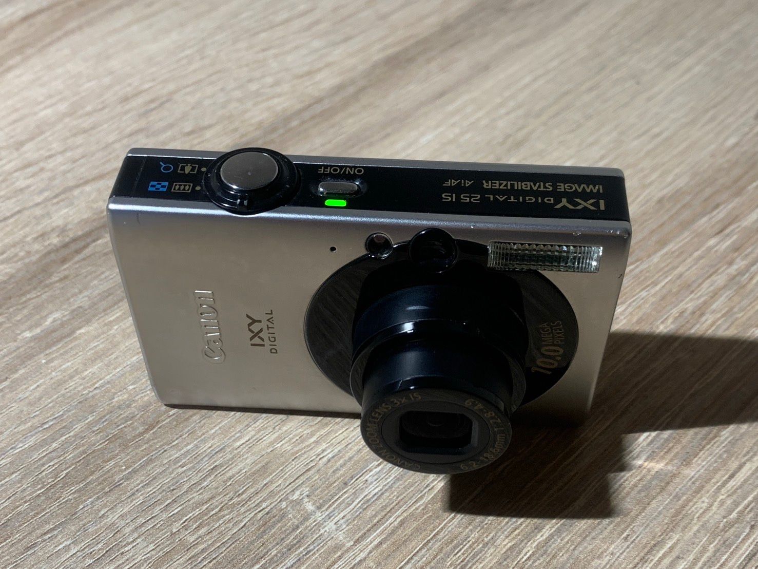 Compact Digital Camera 9996 Canon Ixy 25 Is