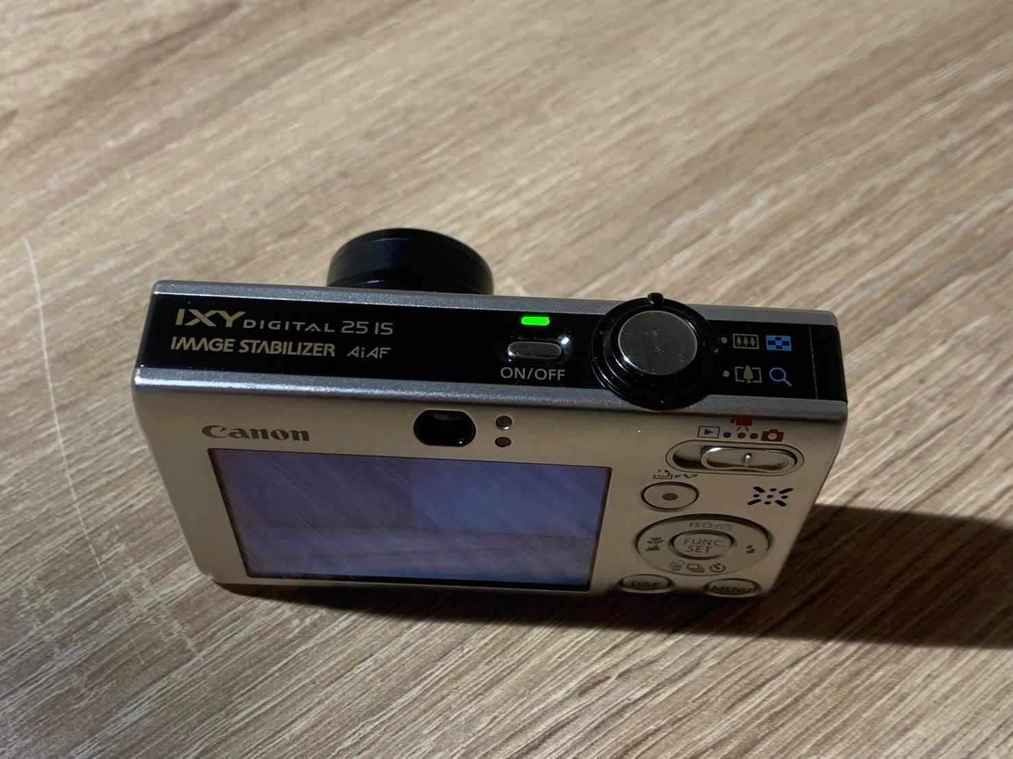 Compact Digital Camera 9996 Canon Ixy 25 Is
