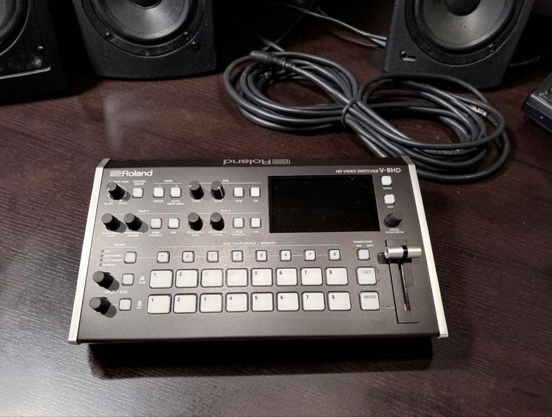 Other Roland V-8Hd