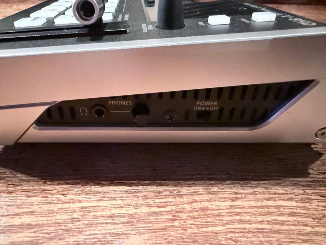Other Roland V-8Hd