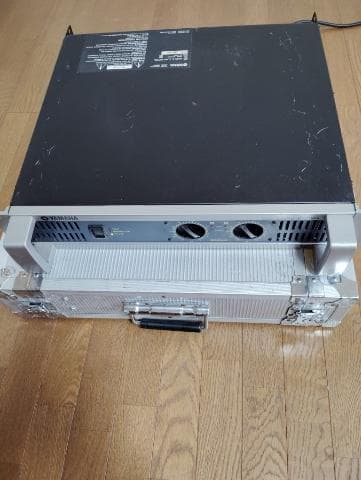 Yamaha Power Amplifiers P2500S