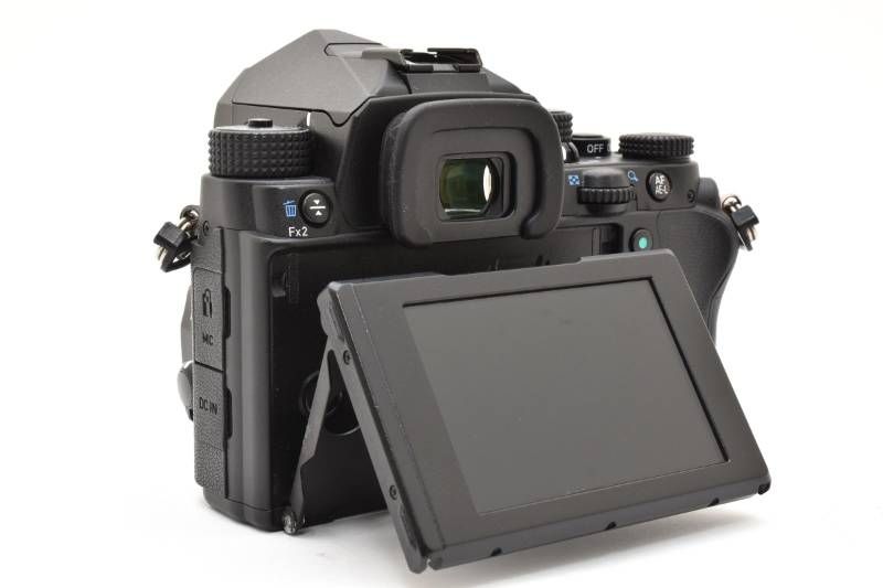 Pentax Digital Slr 12,167 Kp L Yma1073 70