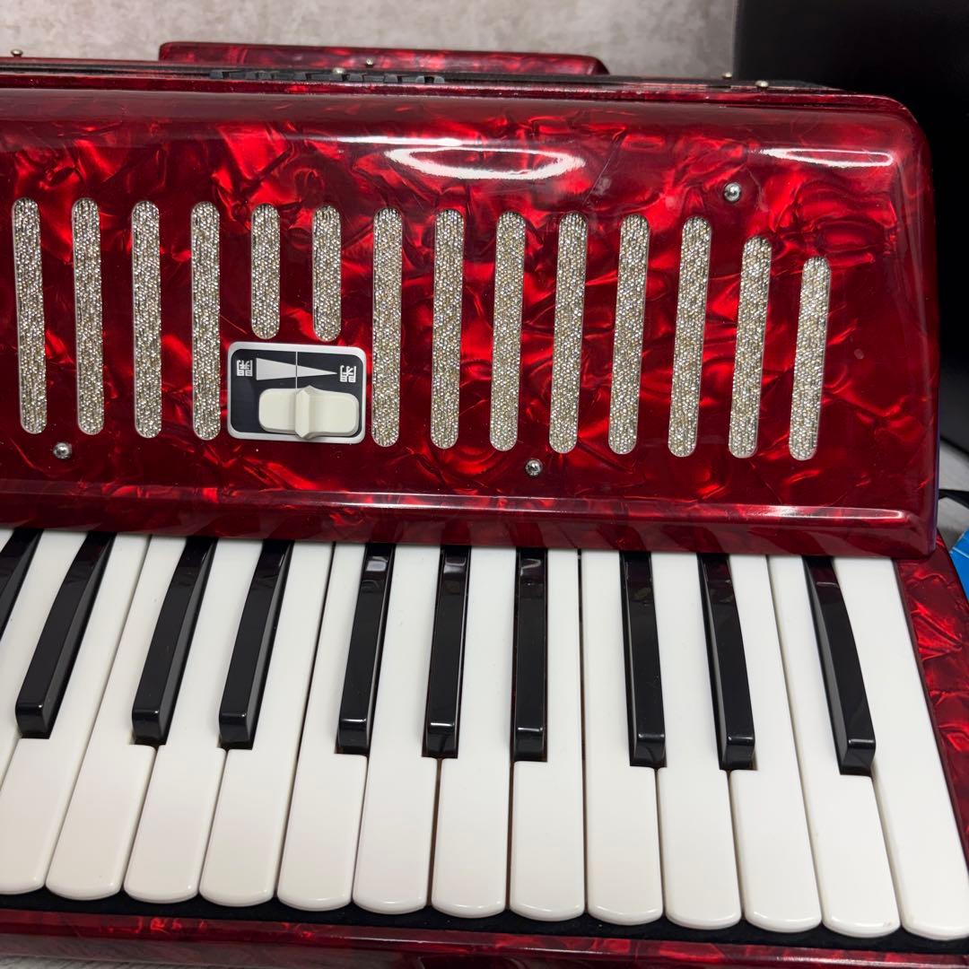 Yamaha Accordion 32 S-32B S 32B