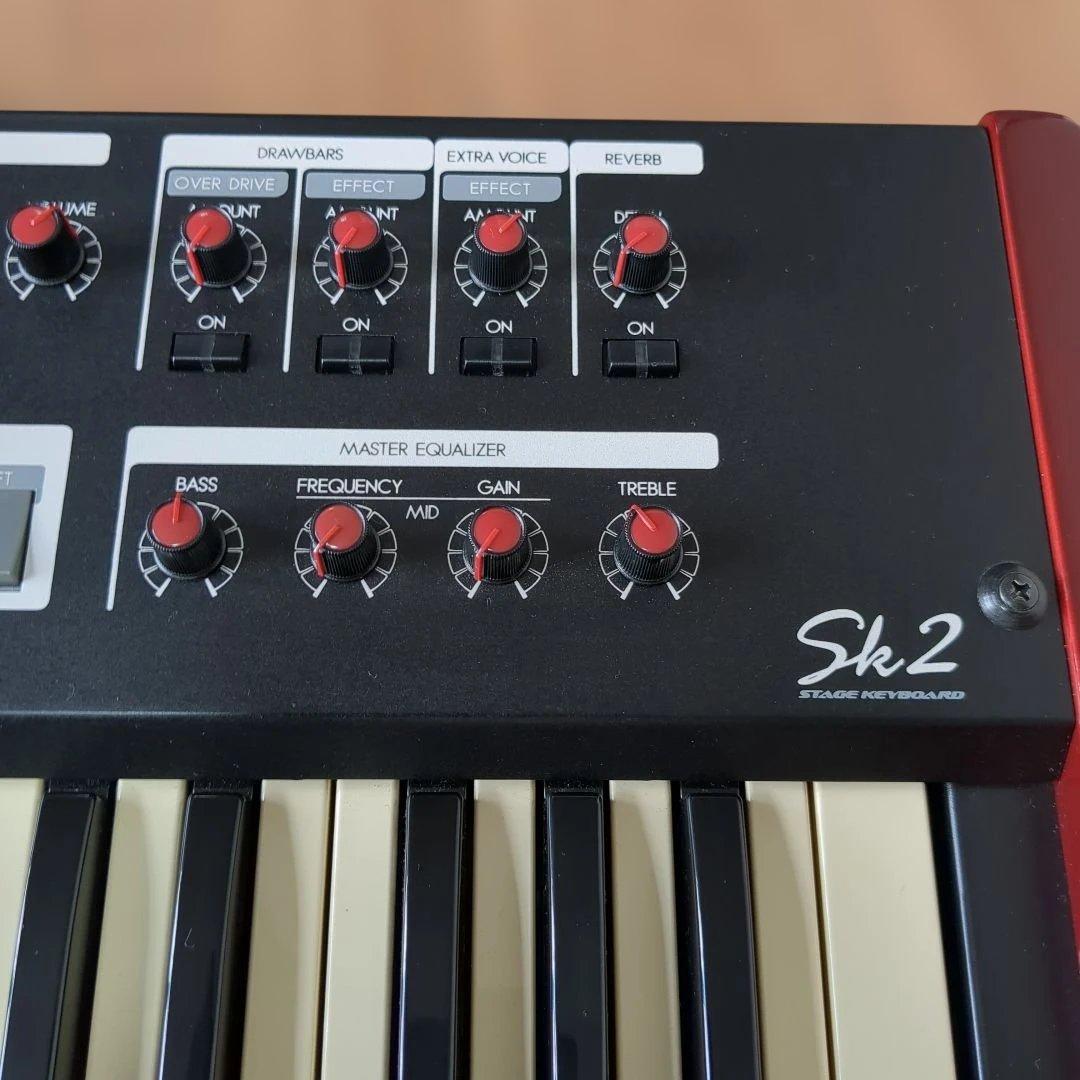 Electronic Organs Hammond Sk2
