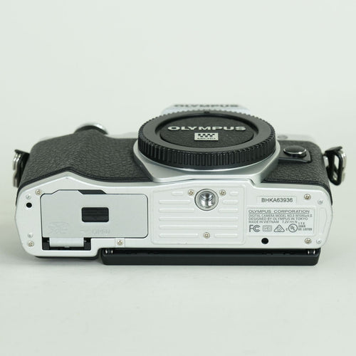 Olympus Mirrorless Interchangeable Lips 1,810 Om-D E-M10 Mark Ii