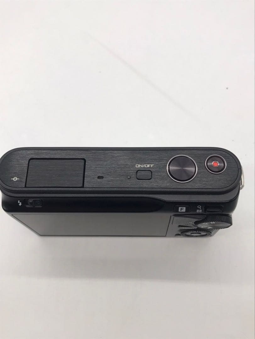 Compact Digital Cameras 1 J2