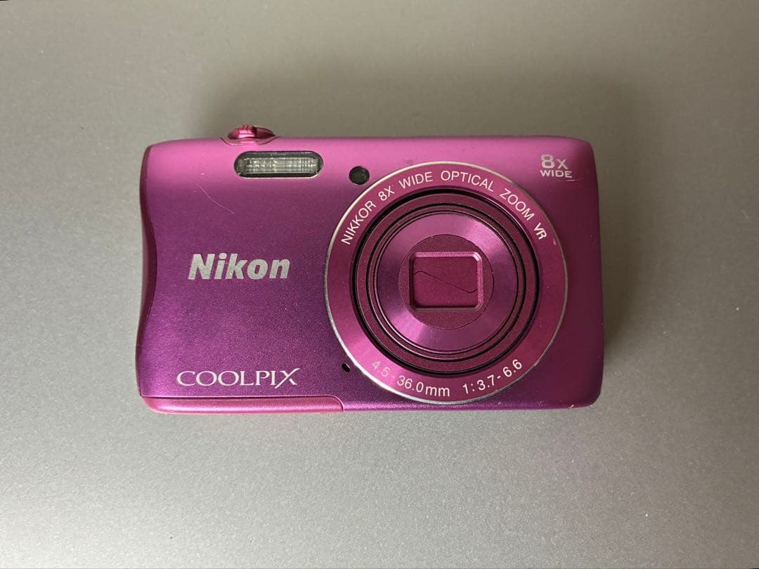 Compact Digital Cameras Nikon Coolpix S3700