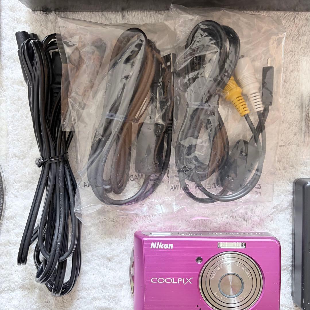 Nikon Compact Digital Cameras Coolpix S520 Pink