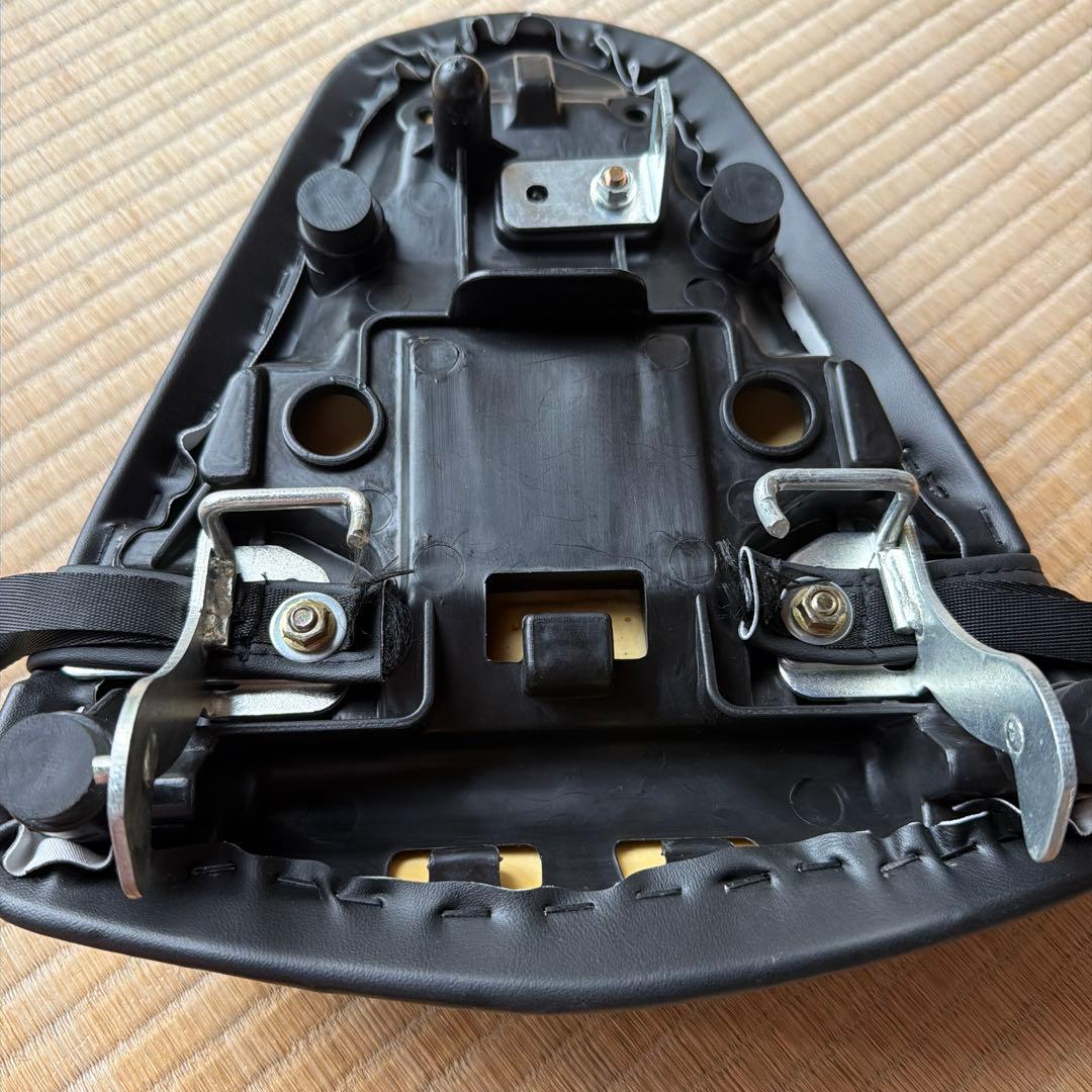 Seats Yzf R25