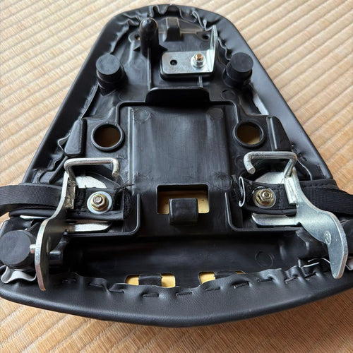 Seats Yzf R25