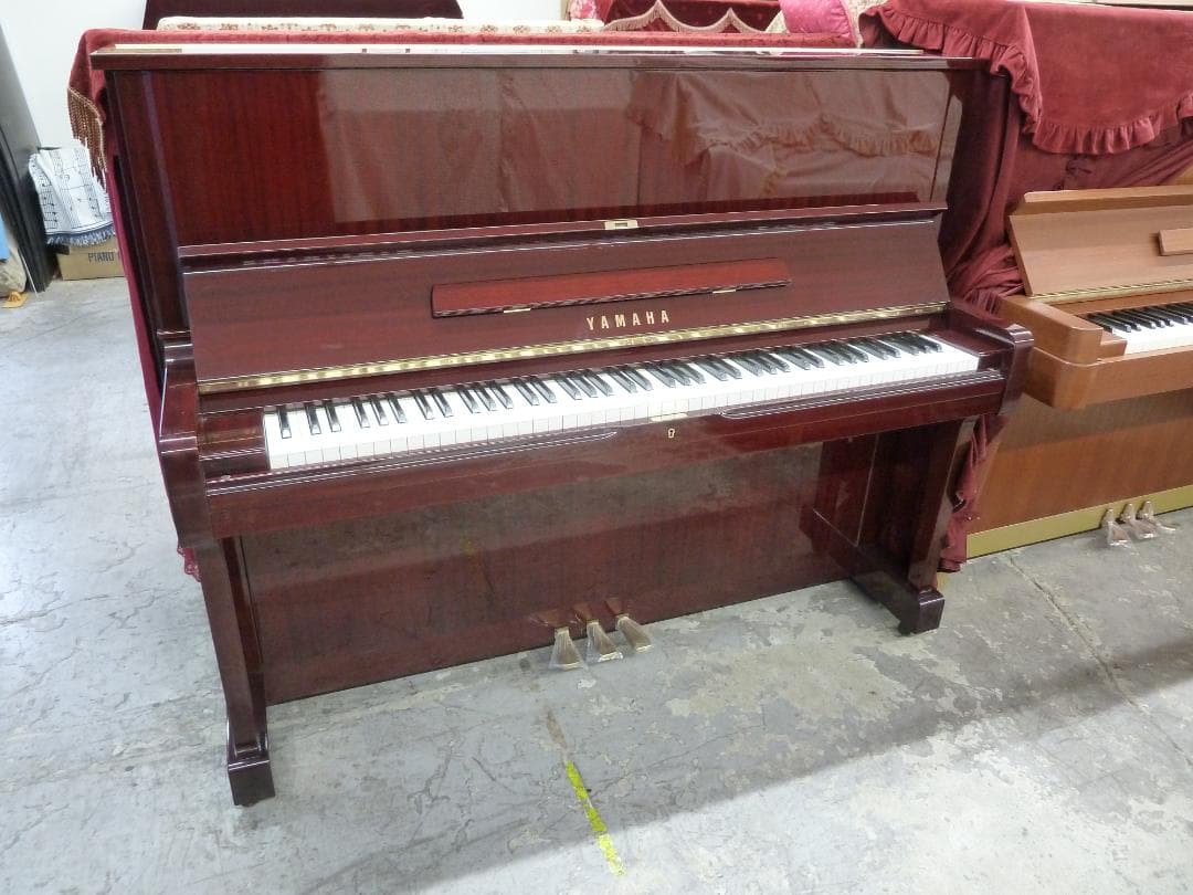 Yamaha Uplight Piano F102