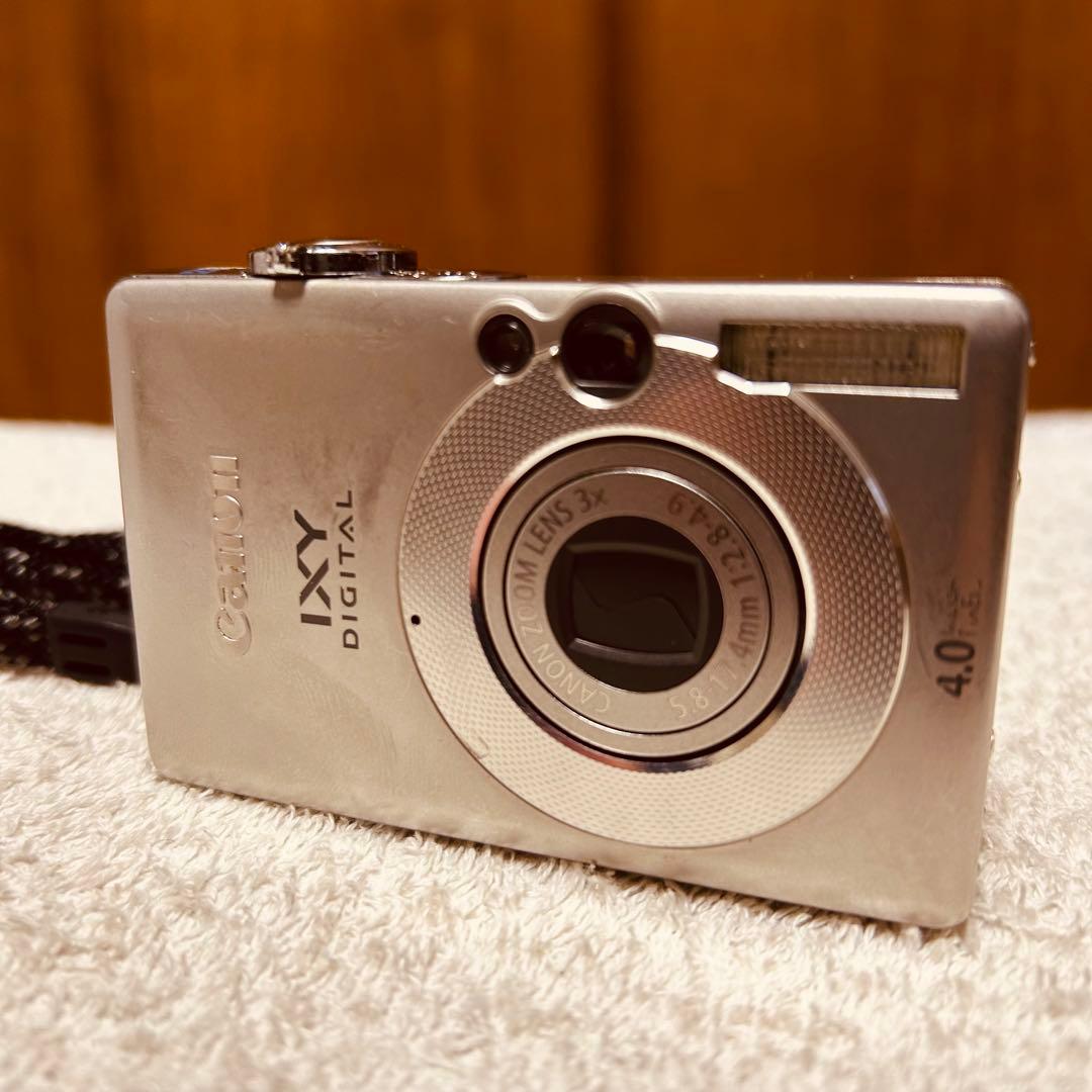 Canon Compact Digital Camera Ixy 50