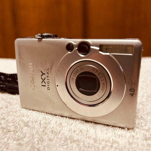 Canon Compact Digital Camera Ixy 50