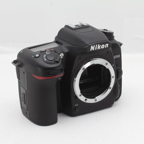 Nikon Digital Slr D7500 Js129-01198