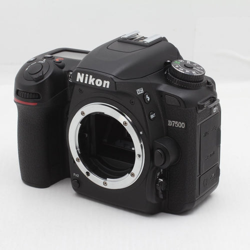 Nikon Digital Slr D7500 Js129-01198