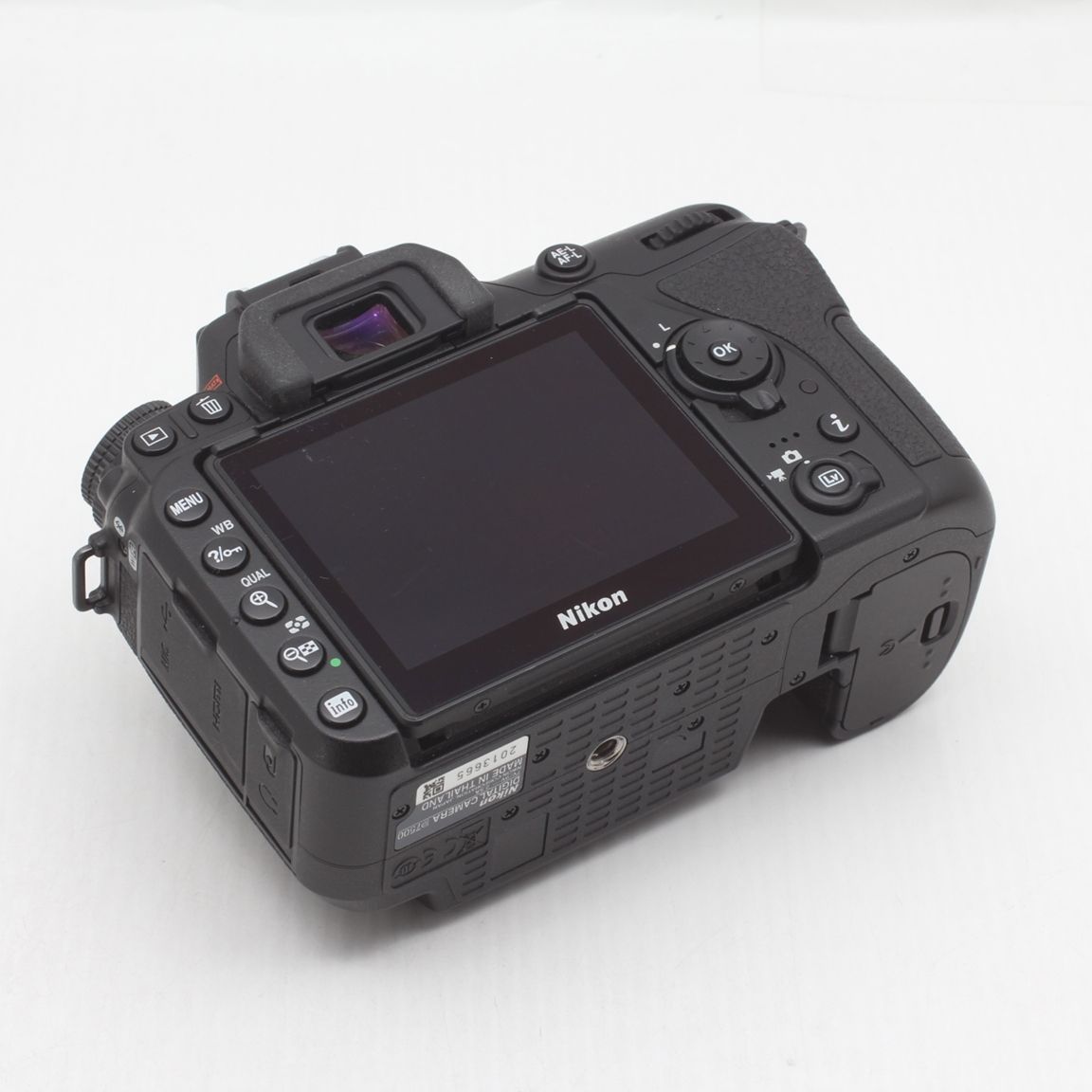 Nikon Digital Slr D7500 Js129-01198