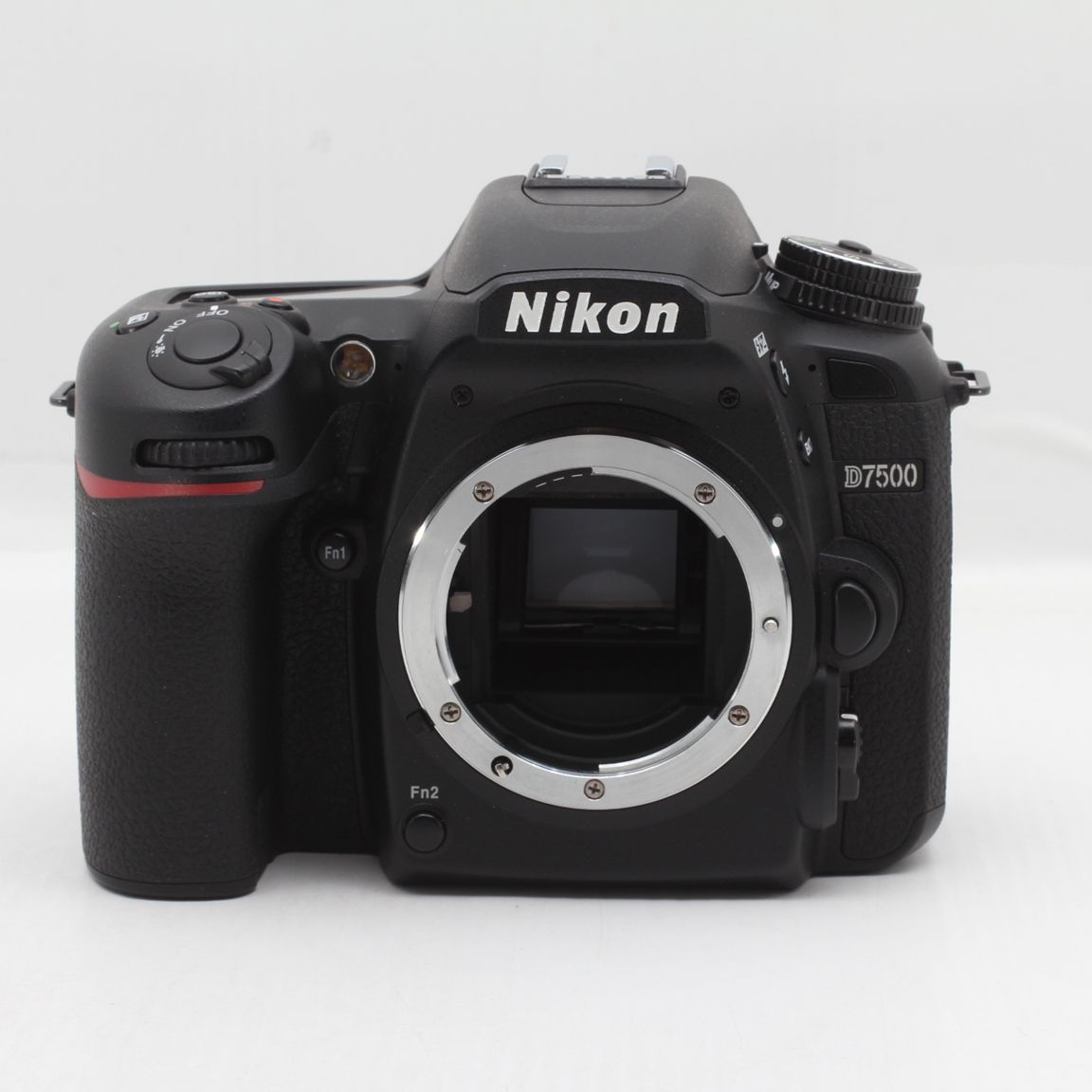 Nikon Digital Slr D7500 Js129-01198