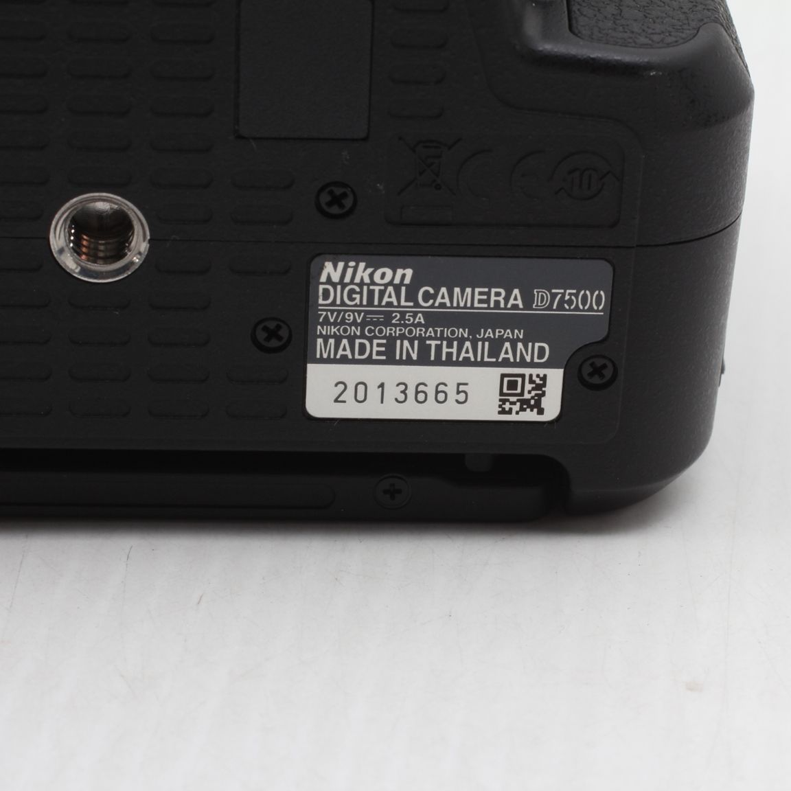 Nikon Digital Slr D7500 Js129-01198