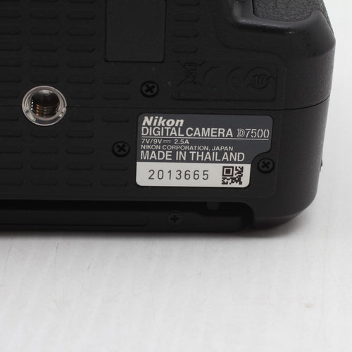 Nikon Digital Slr D7500 Js129-01198