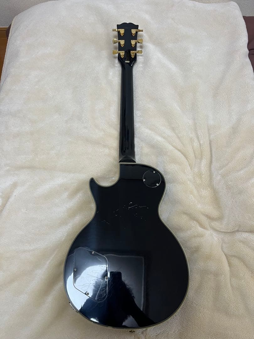 Electric Guitars Mavis