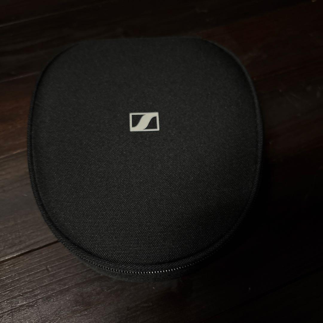 Sennheiser Wireless Headphones Accentum Plus