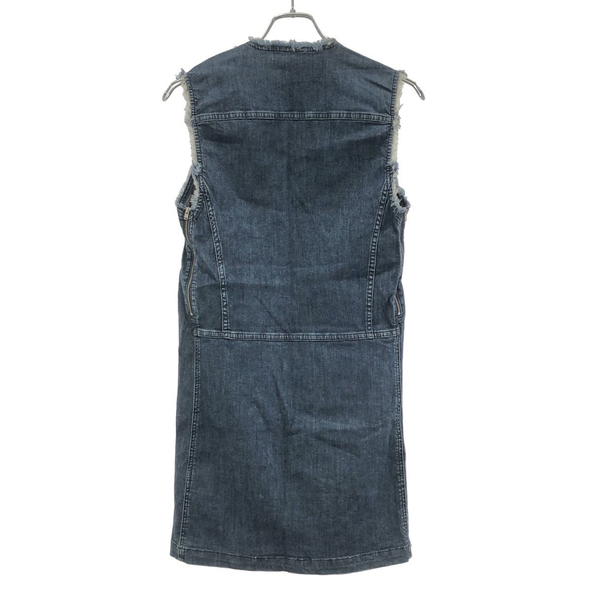 Acne No Sleeve 13Ss Omega 32