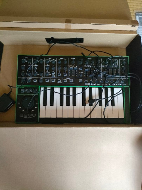 Hardware Sound Source Roland System-1